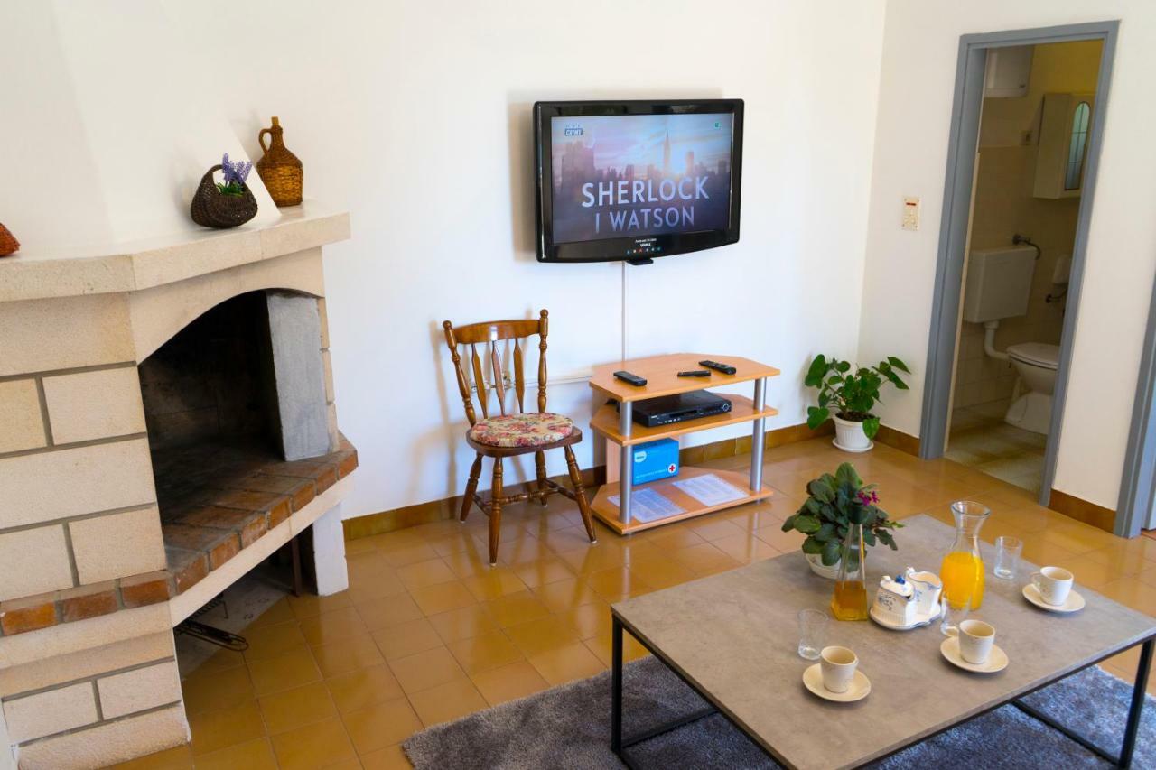 Tania Apartment Prižba Kültér fotó
